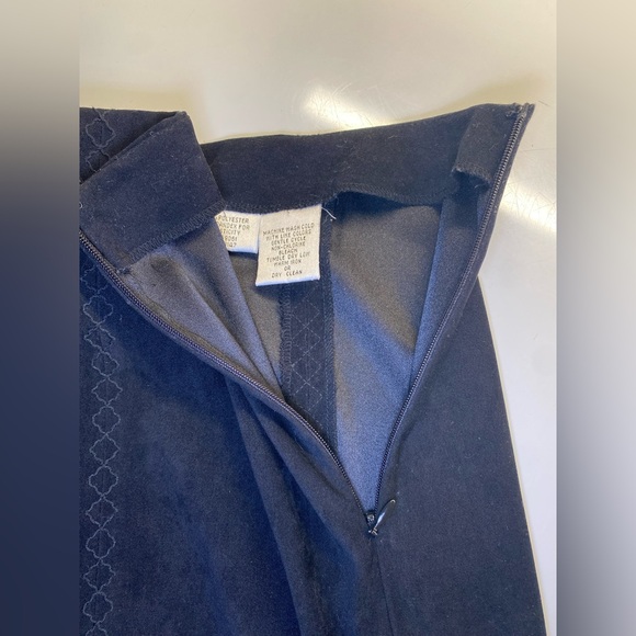 Talbots Black‎ Faux Suede Microfiber Stretch Skirt with Stitch Pattern Design - Picture 3 of 6